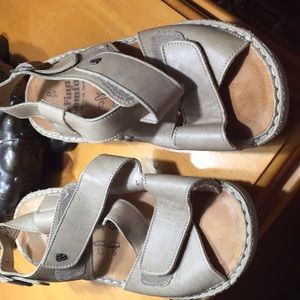 Finn comfort sandal new